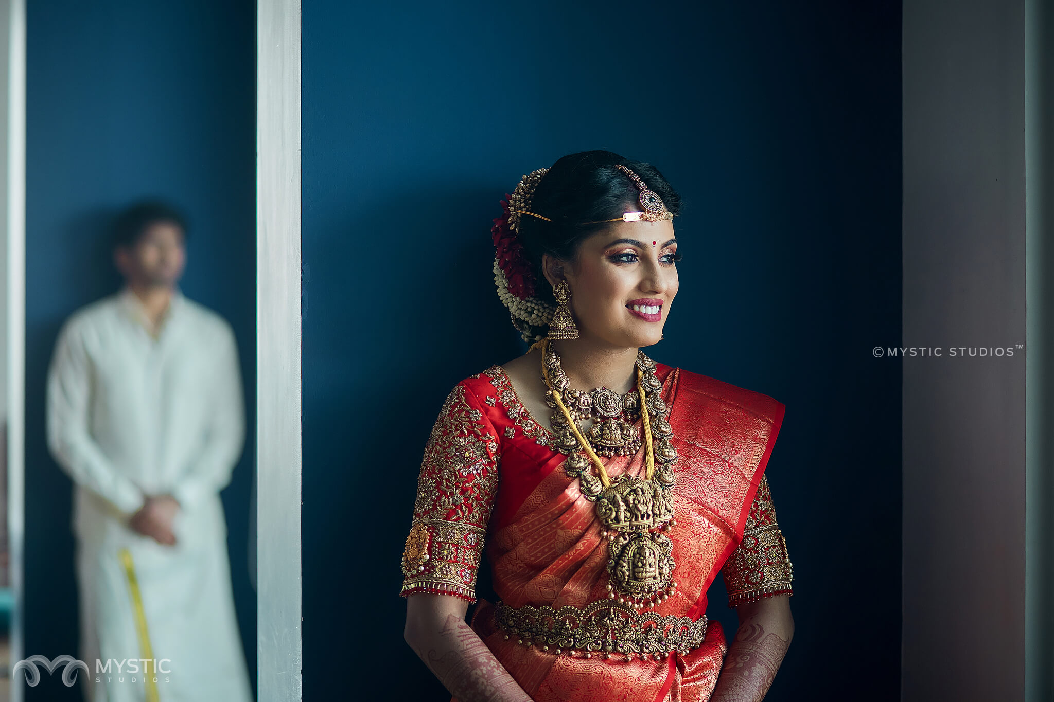 40+ SOLO Bridal Photoshoot Poses with PICS+ Tips to Ace the Perfect  'Dulhan' Pose!