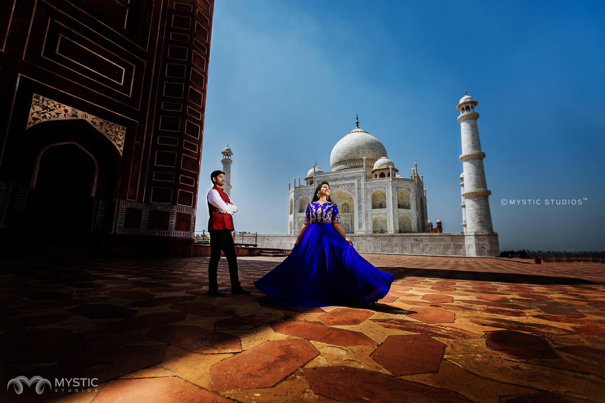 Couples Barred From Clicking Lovey Dovey Poses At Taj Mahal As It Reopens  With Renewed Guidelines