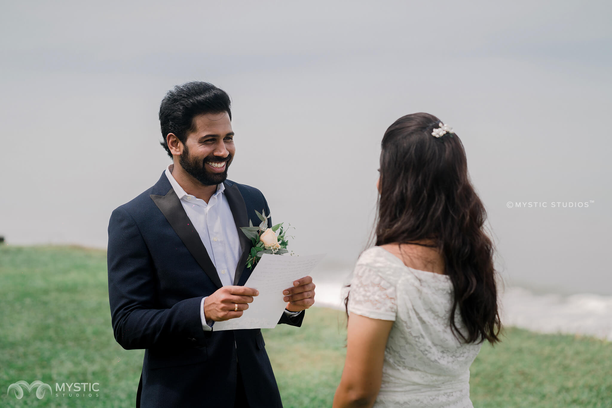 Capture Stunning Pre Wedding Photo Poses with Red Veds