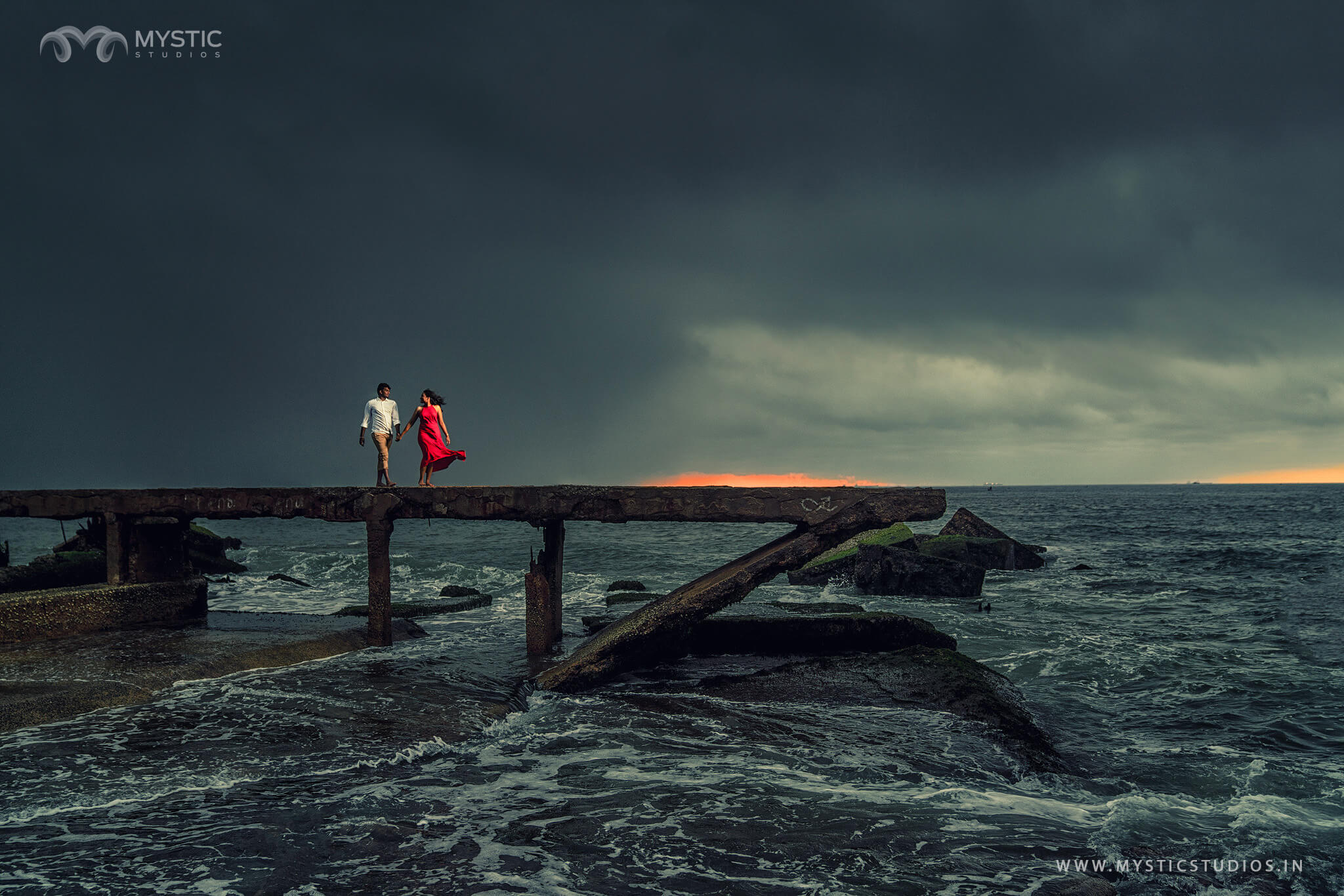 CHENNAI_BEACH_CREATIVE_COUPLE_PRE_WEDDING_SHOOT_MYSTIC_STUDIOS1854-copy