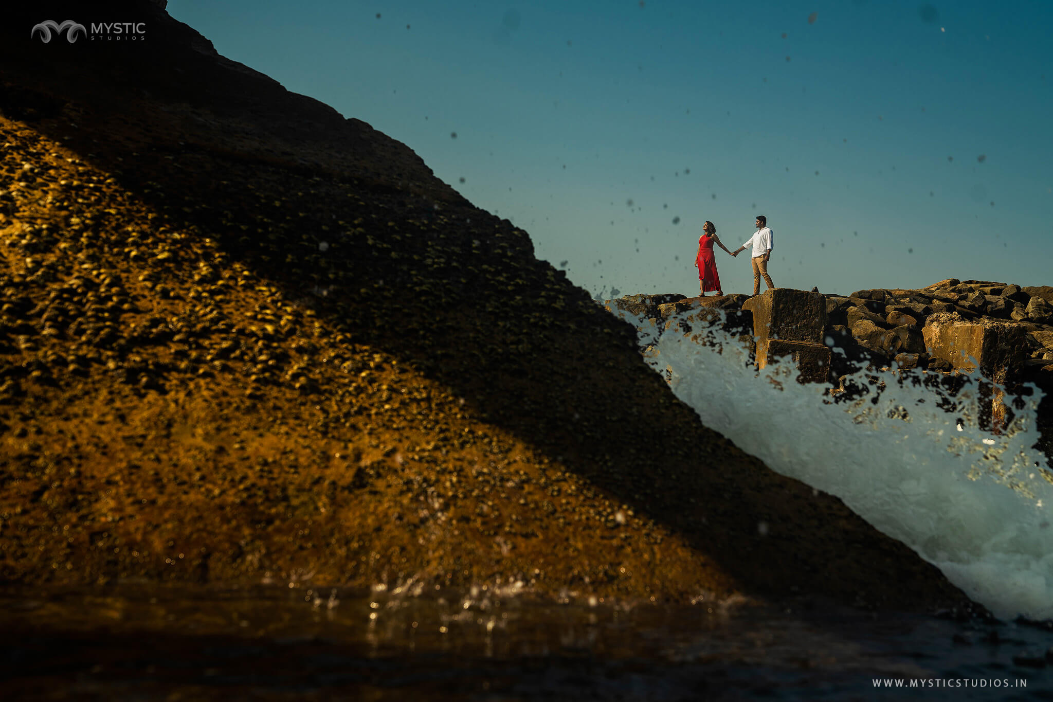 CHENNAI_BEACH_CREATIVE_COUPLE_PRE_WEDDING_SHOOT_MYSTIC_STUDIOS2680