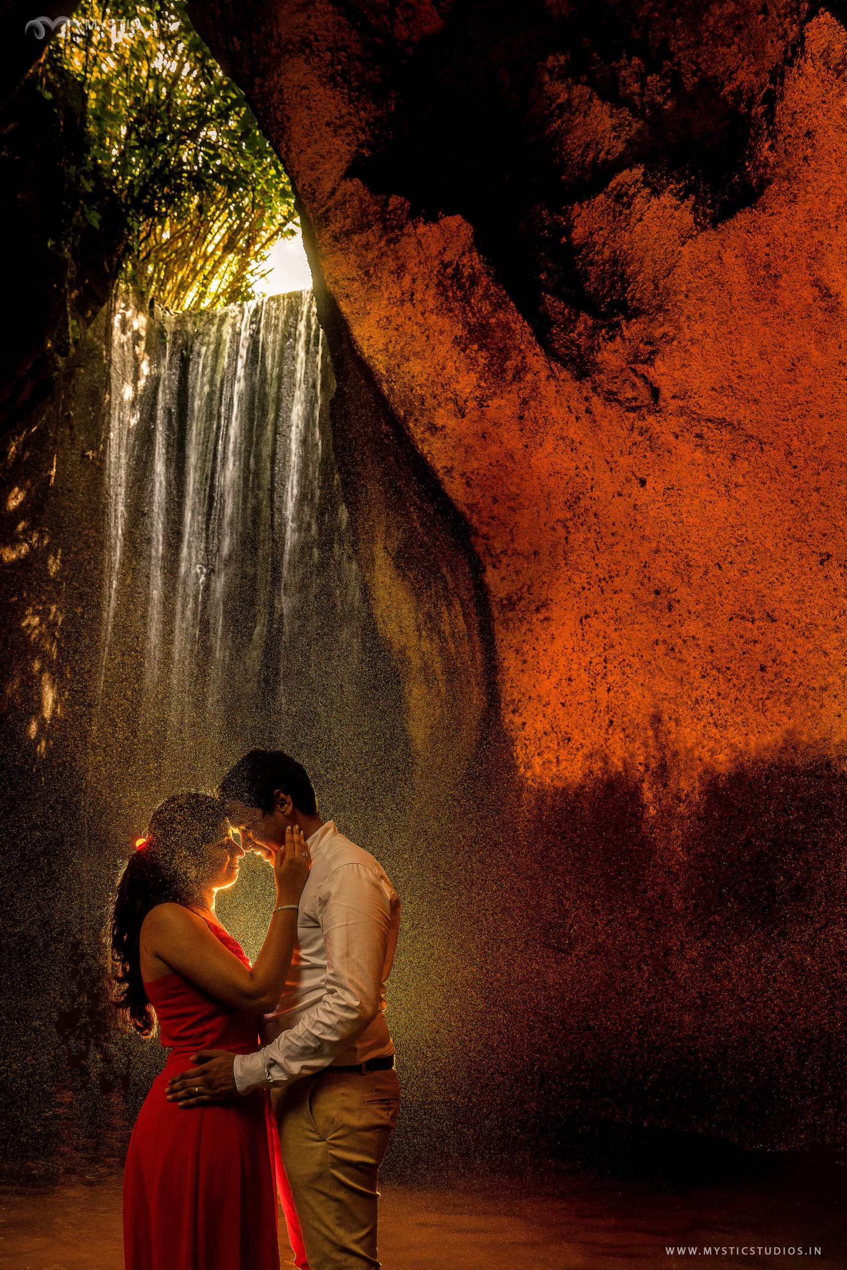 CREATIVE_POST_WEDDING_SHOOT_BALI0572_1-scaled