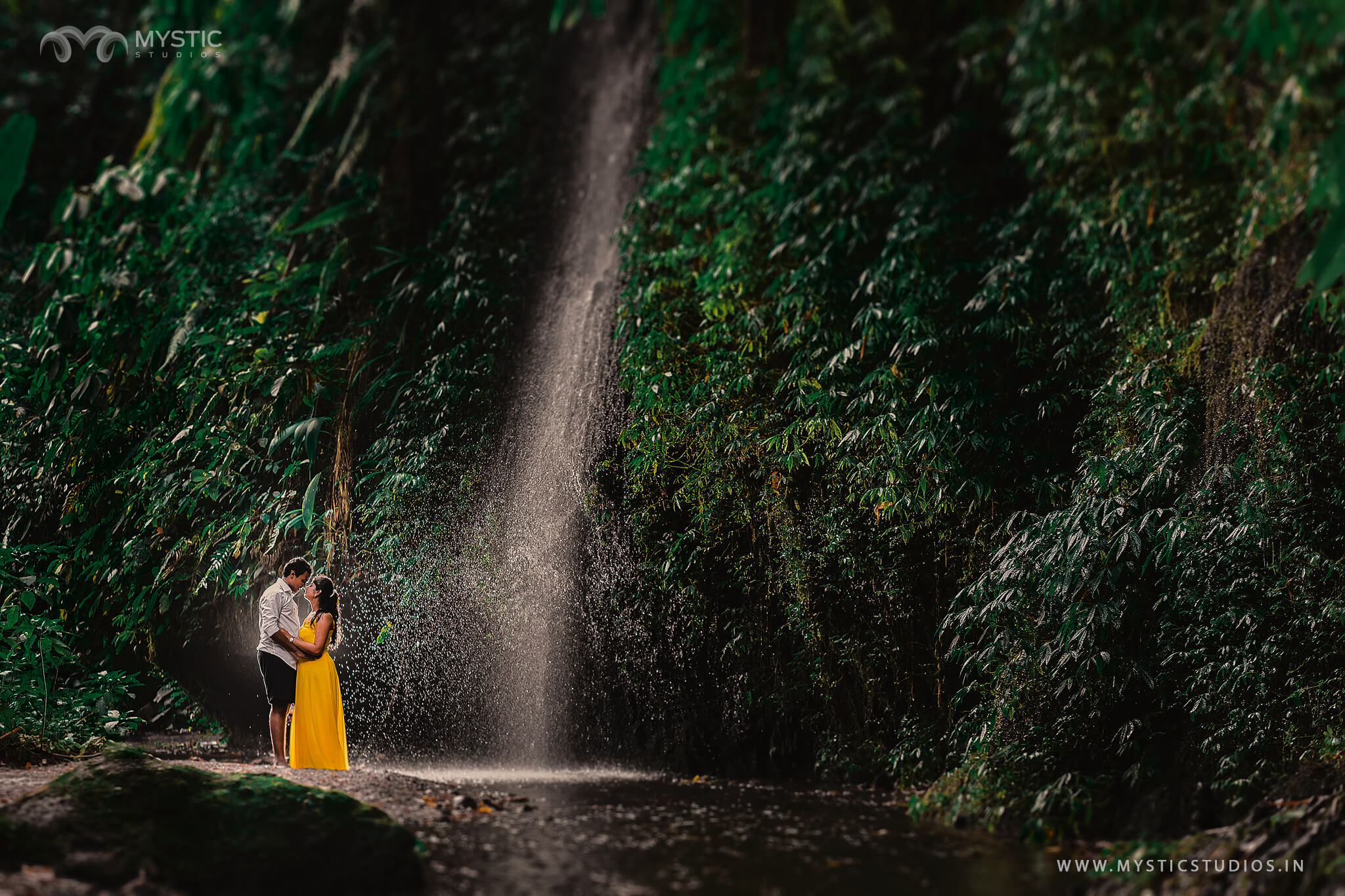 CREATIVE_POST_WEDDING_SHOOT_BALI9A9108-1