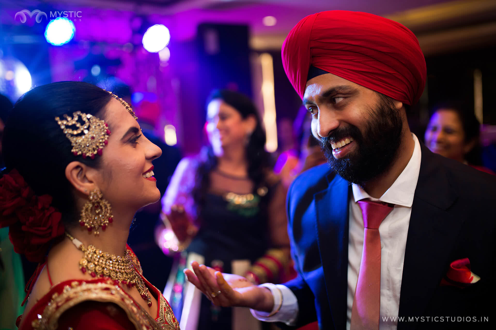 Candid-Delhi-destination-punjabi-Wedding-26
