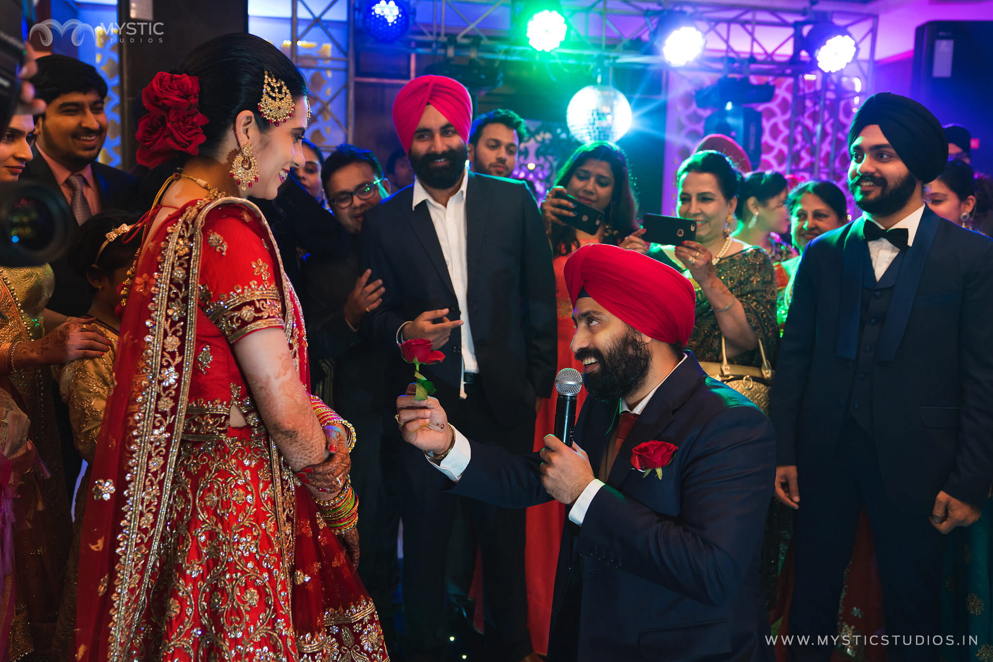 Candid-Delhi-destination-punjabi-Wedding-27