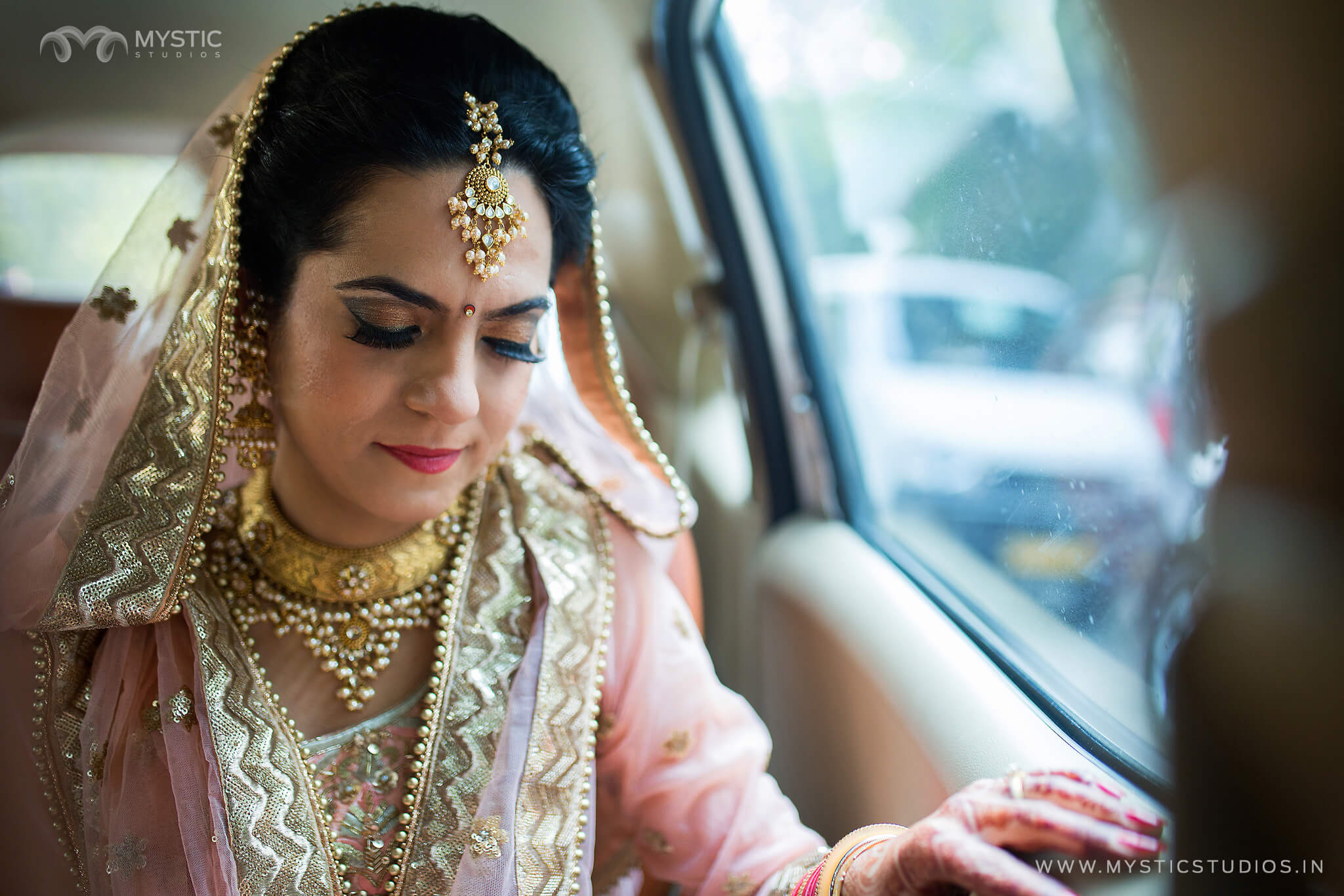 Candid-Delhi-destination-punjabi-Wedding-33