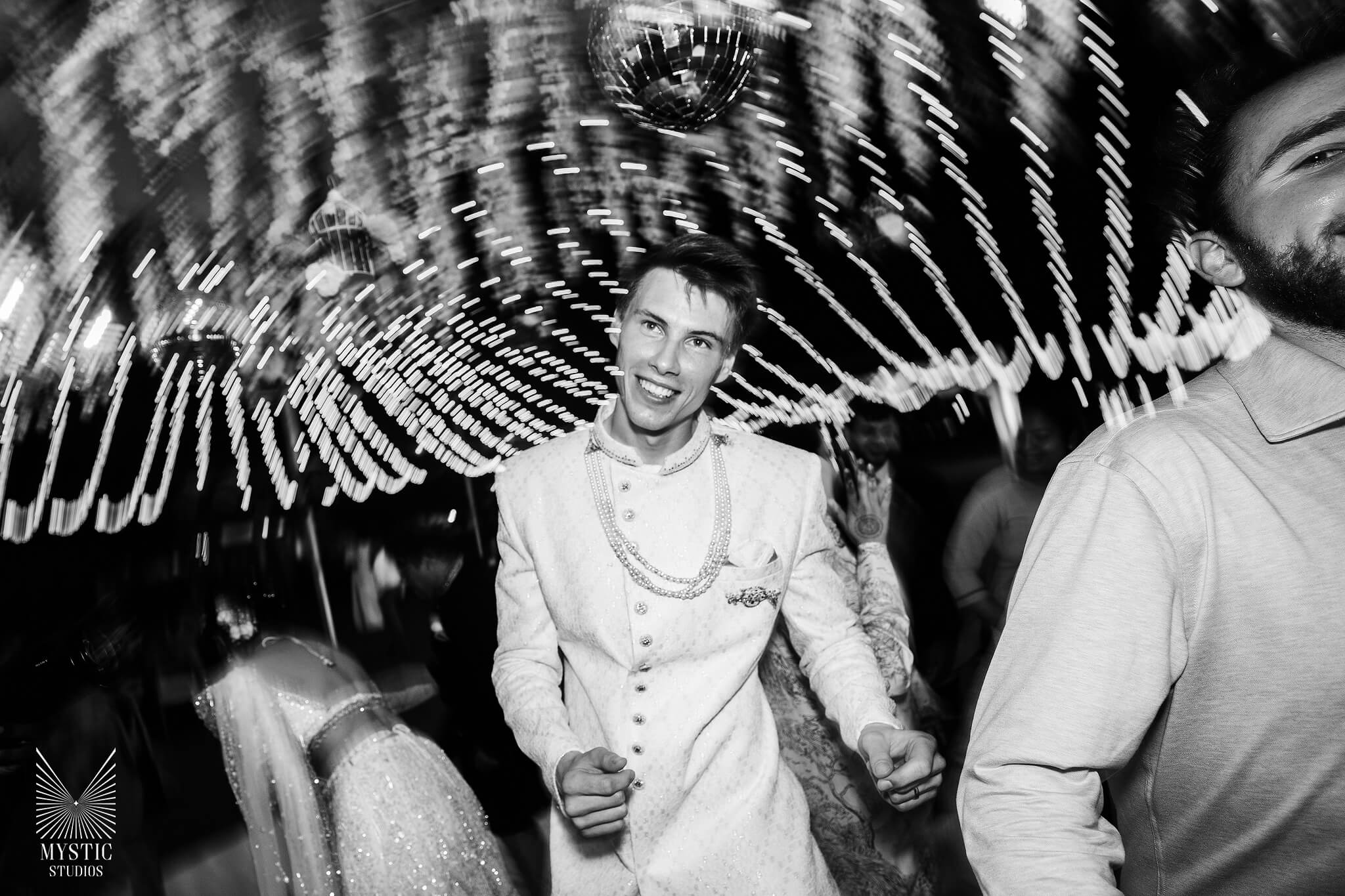 intercultural-wedding-chennai-beach-best-wedding-photographer-44