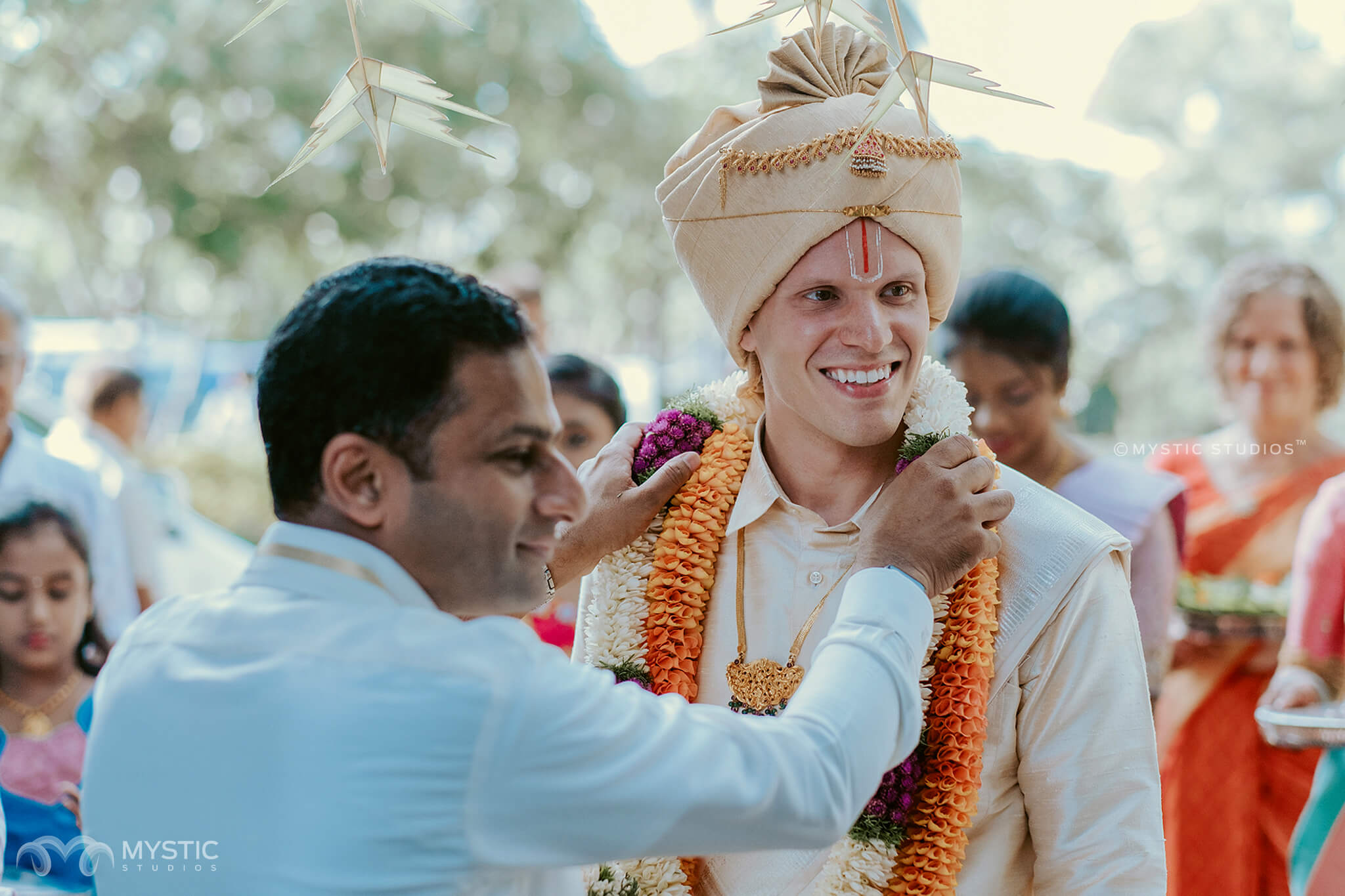 mystic-studios-chandhini-jeff-san-francisco-to-coimbatore-intercultural-love-come-arrrange-marriage-tamil-wedding14