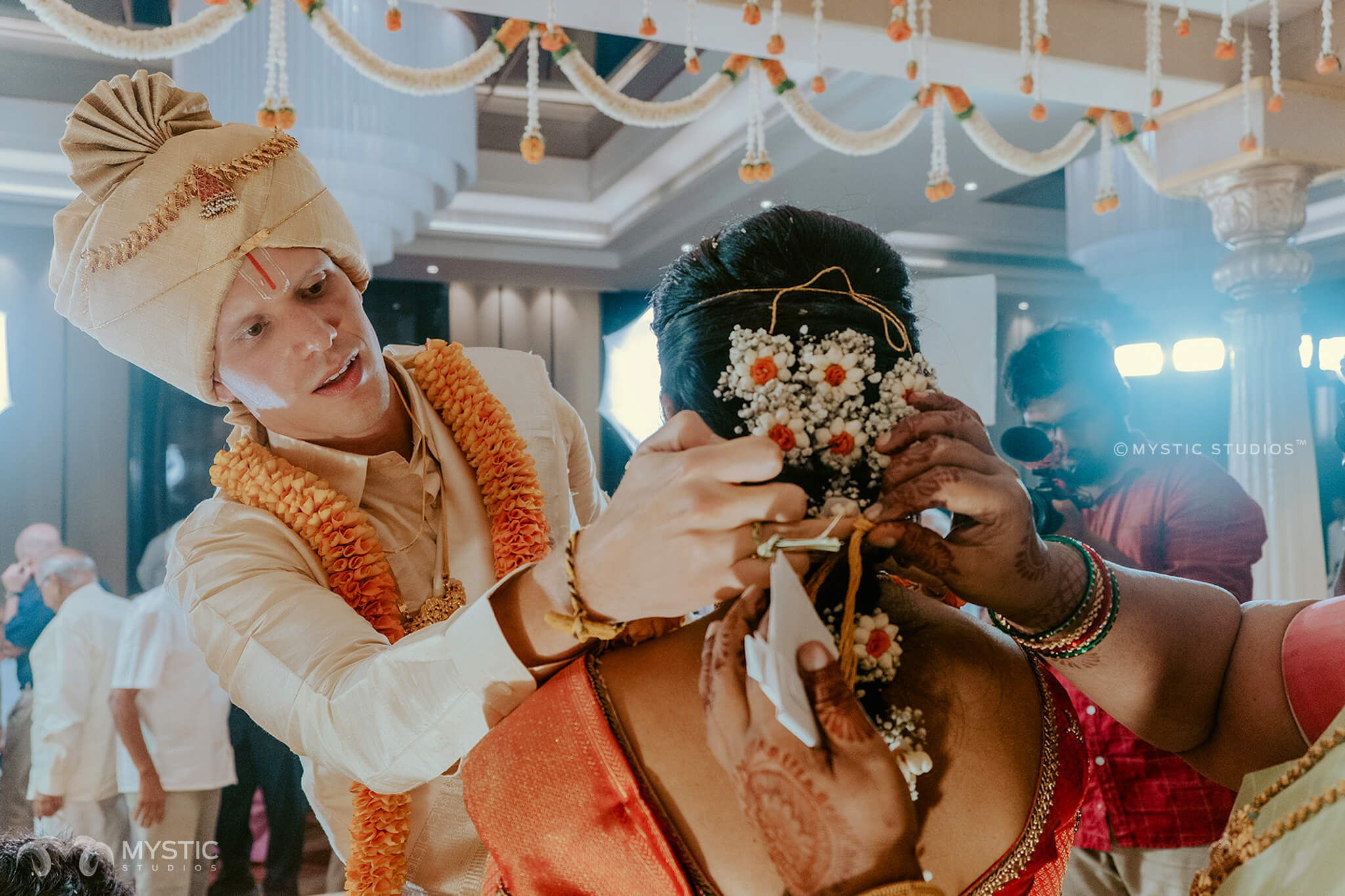 mystic-studios-chandhini-jeff-san-francisco-to-coimbatore-intercultural-love-come-arrrange-marriage-tamil-wedding33
