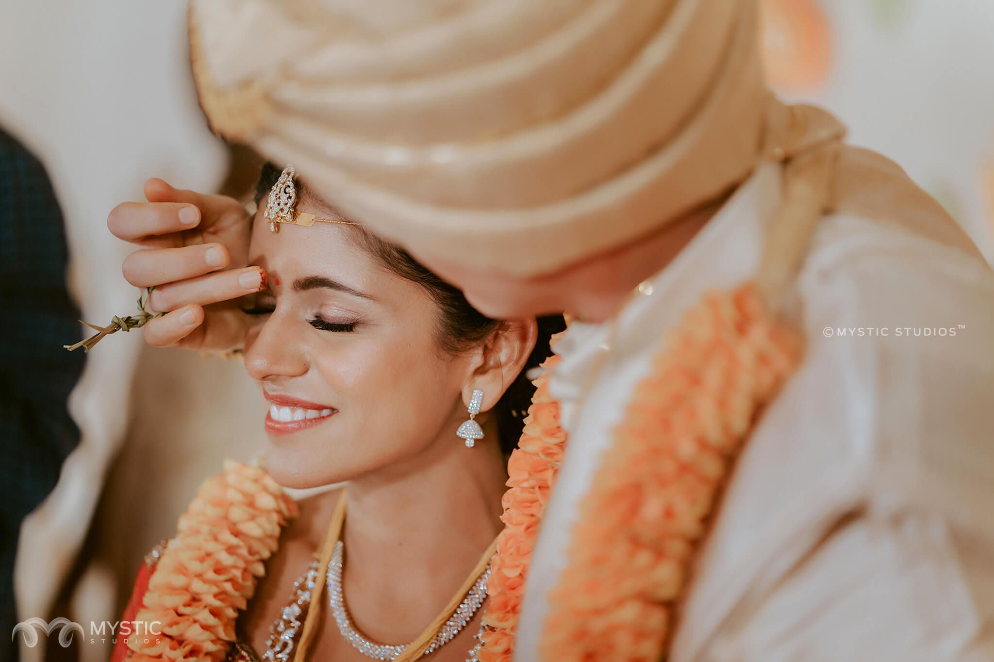 mystic-studios-chandhini-jeff-san-francisco-to-coimbatore-intercultural-love-come-arrrange-marriage-tamil-wedding34