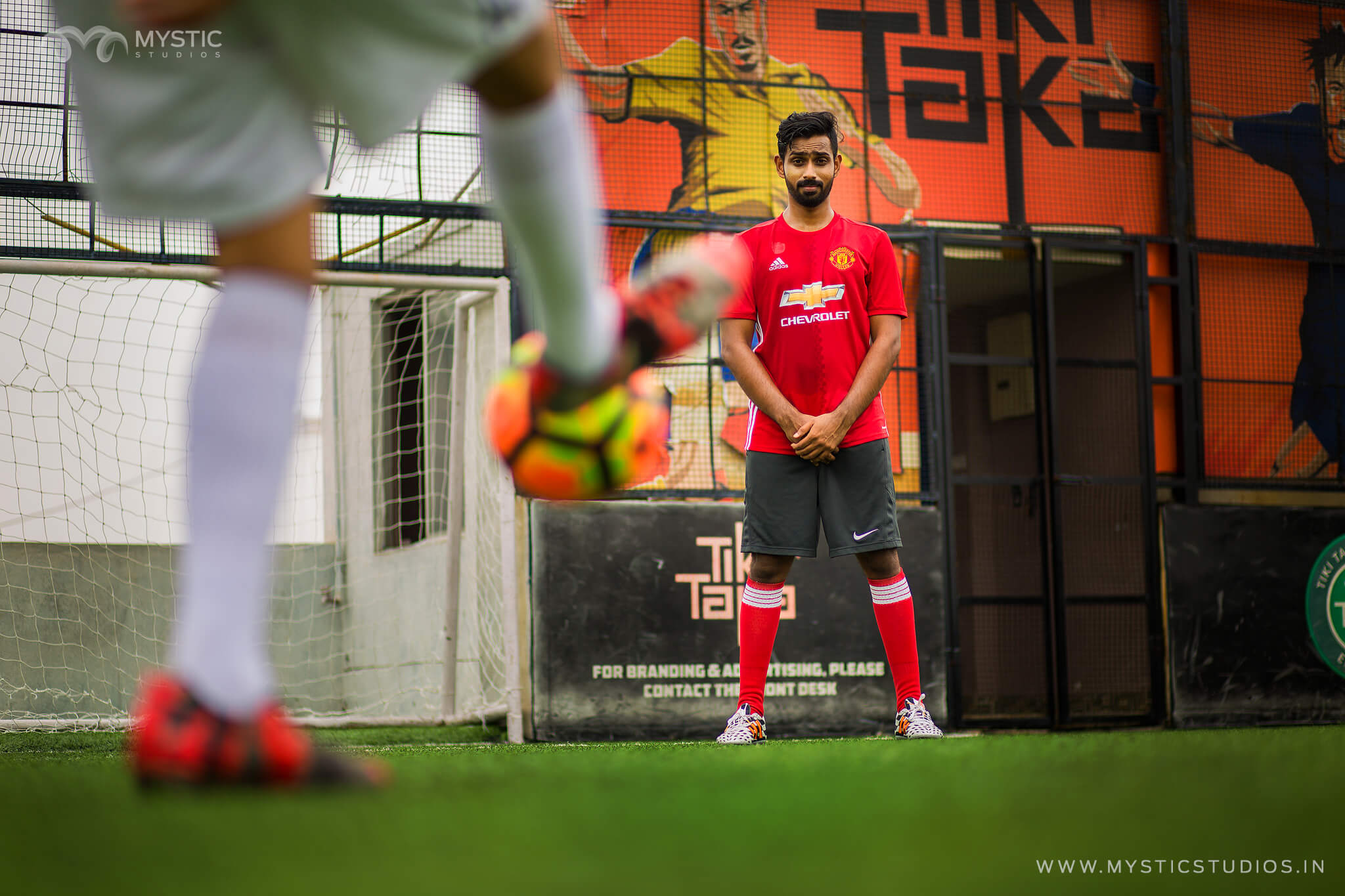 prewedding-photo-ideas-football-theme-2