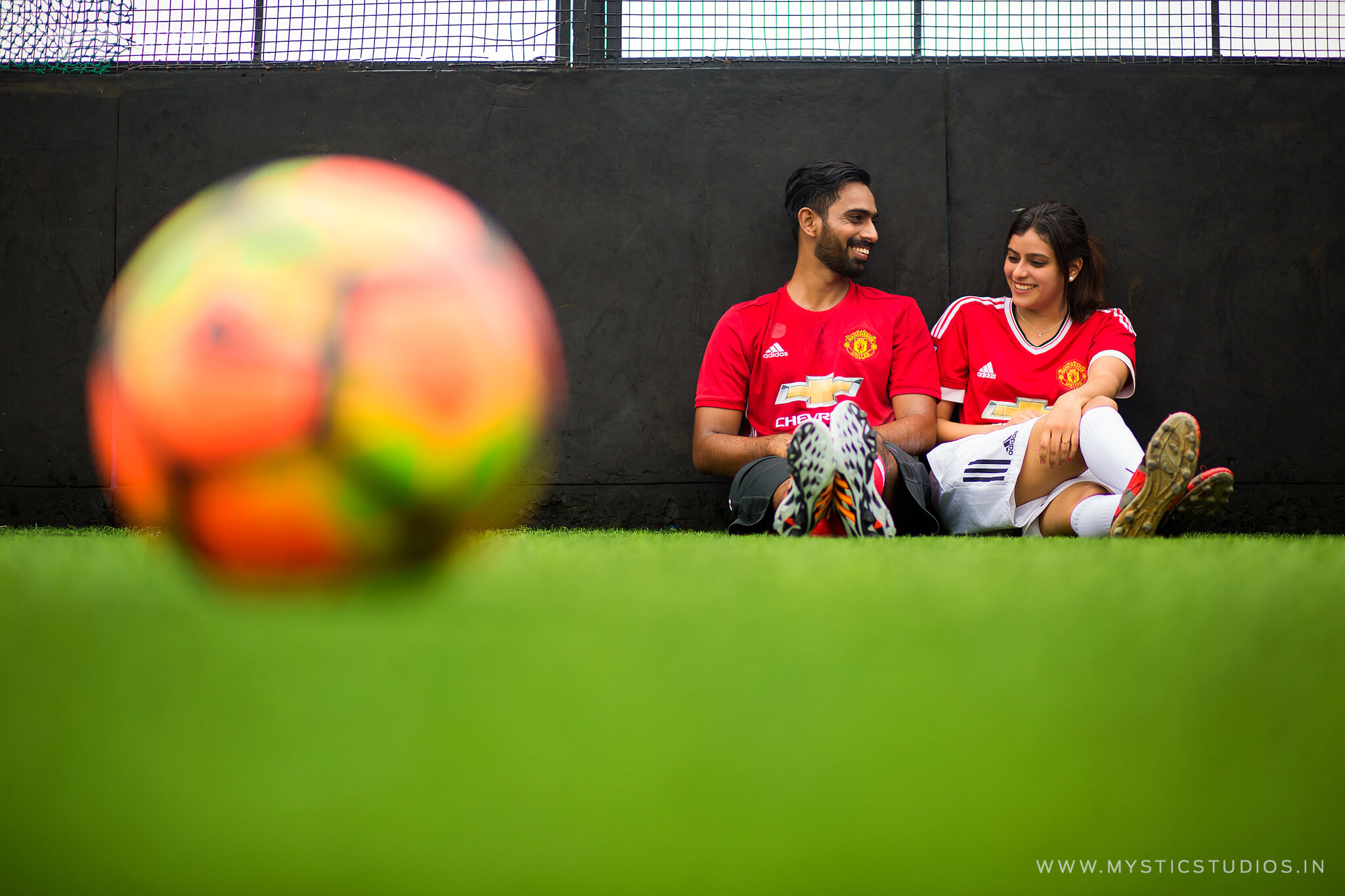 prewedding-photo-ideas-football-theme-4