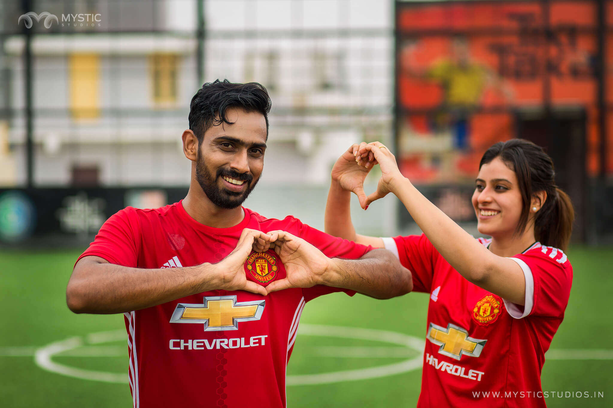 prewedding-photo-ideas-football-theme-8