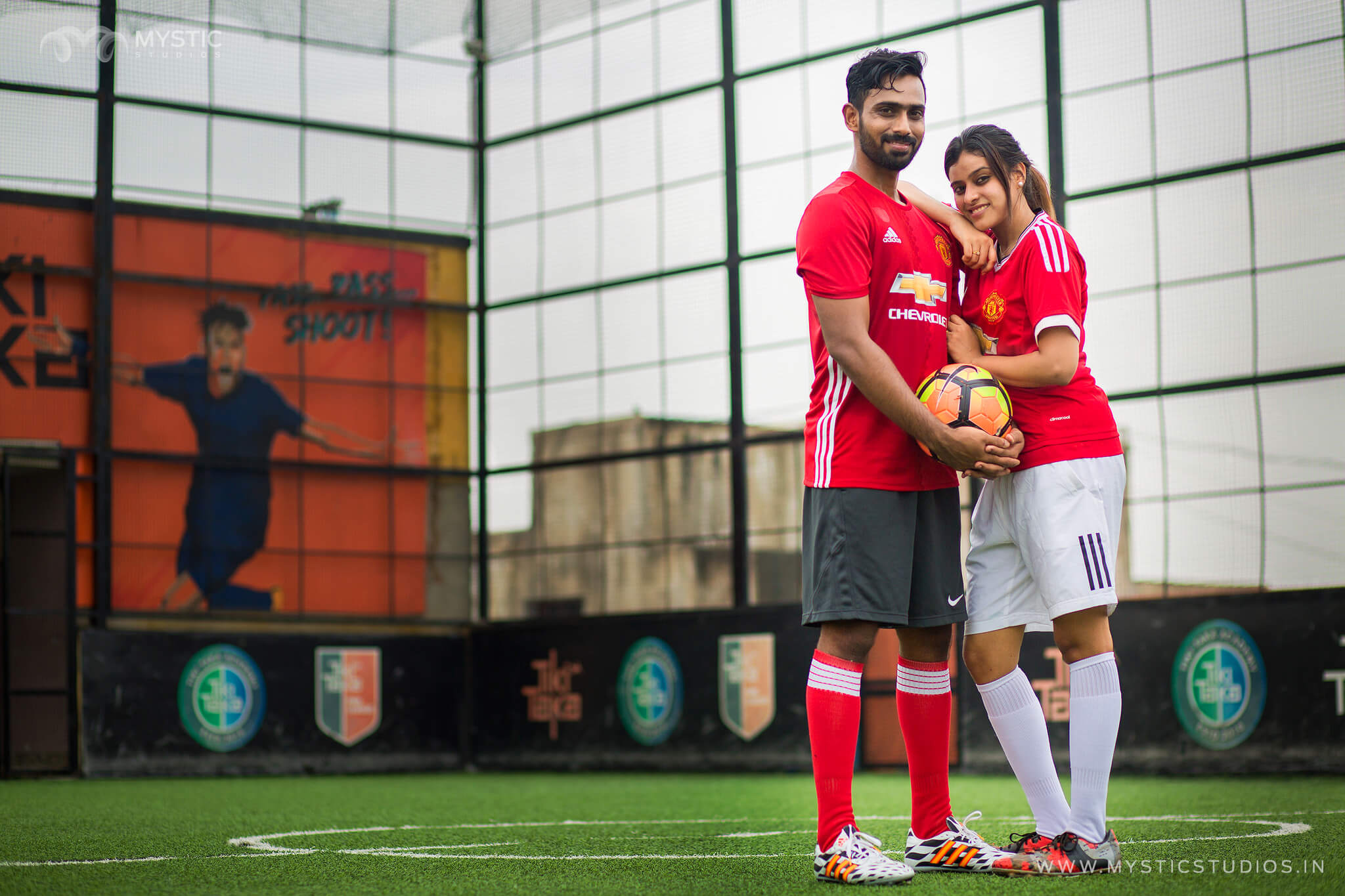 prewedding-photo-ideas-football-theme-9