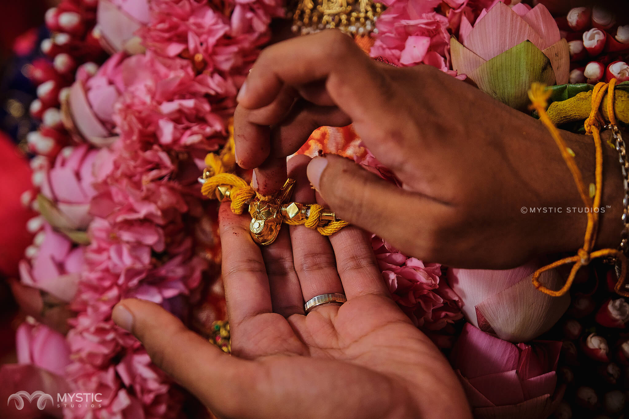sathish-sushmitha-wedding-erode-dwafarer-temple-wedding-mystic-studios-35
