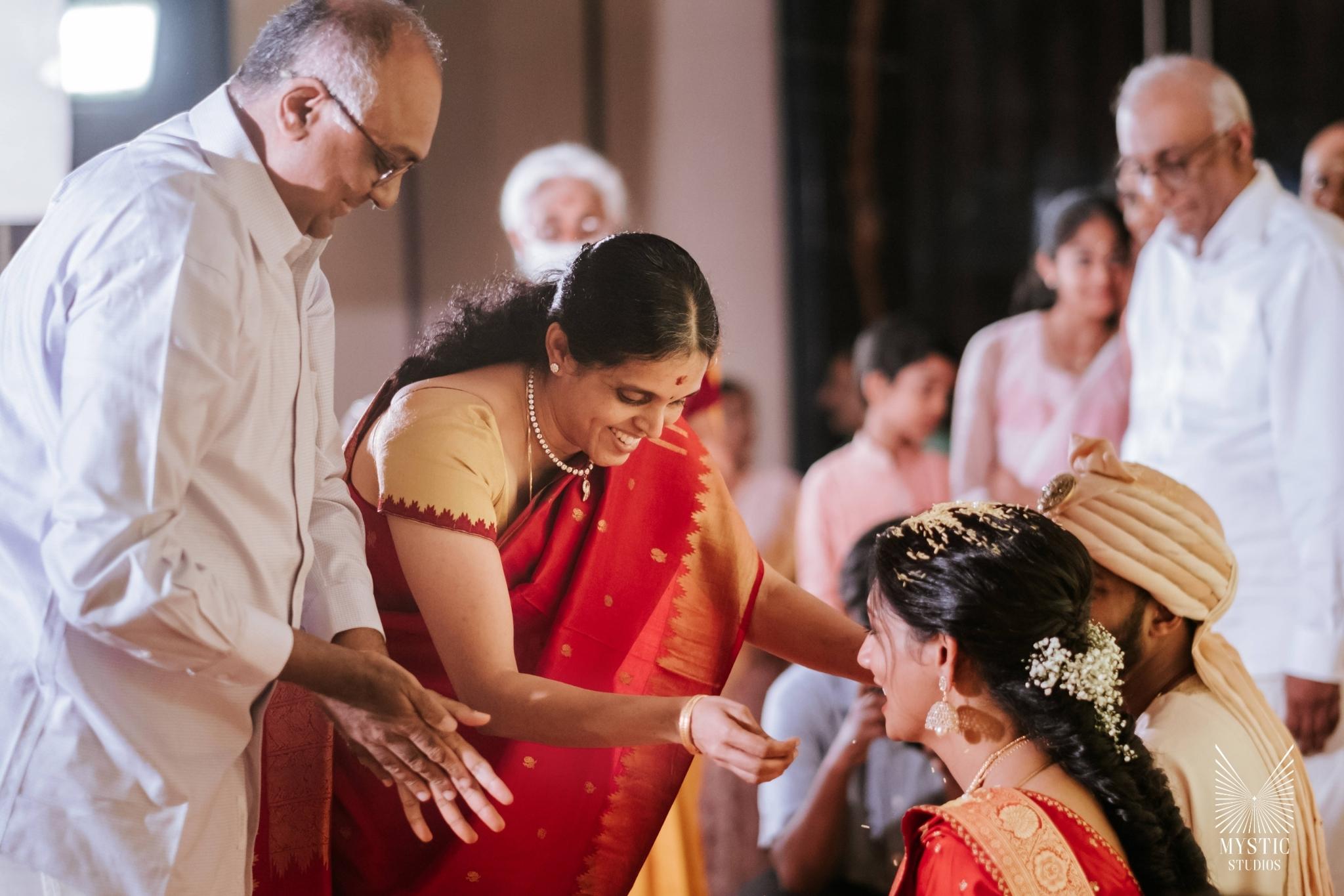 vedhika-shanmugam-pet-friendly-wedding-adani-mysticstudios-bigfatwedding-chennai-itcgrandchola-modern-wedding17