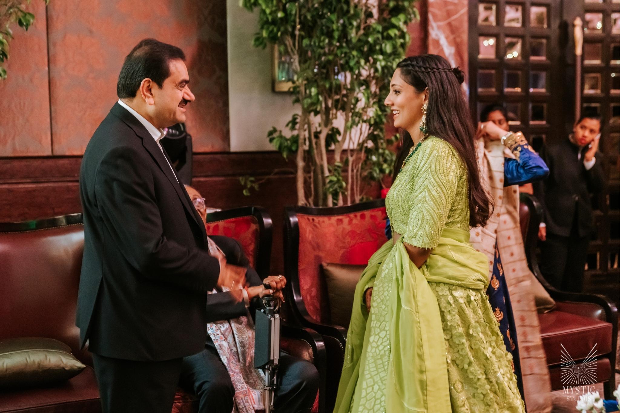 vedhika-shanmugam-pet-friendly-wedding-adani-mysticstudios-bigfatwedding-chennai-itcgrandchola-modern-wedding53