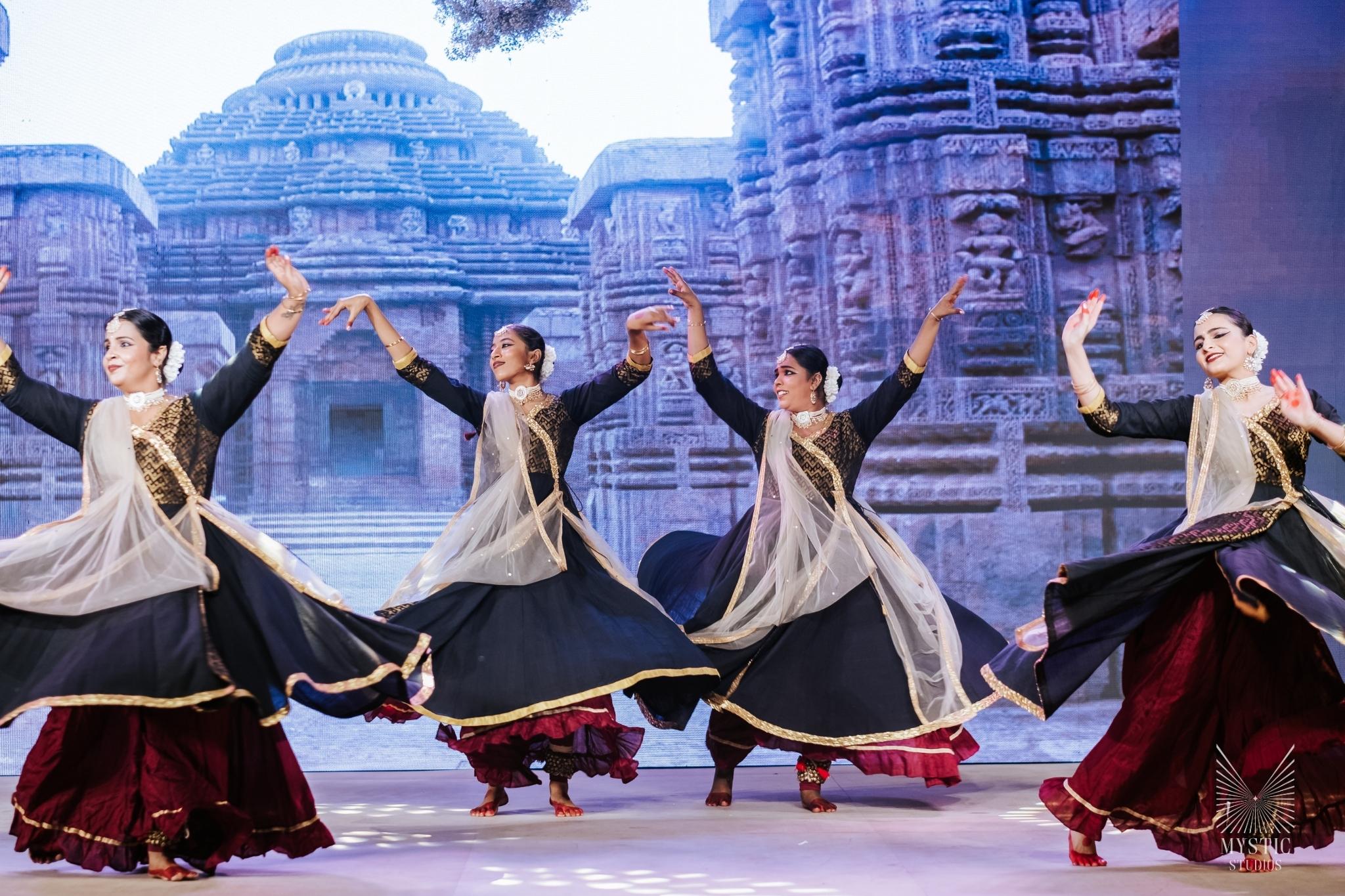 vedhika-shanmugam-pet-friendly-wedding-adani-mysticstudios-bigfatwedding-chennai-itcgrandchola-modern-wedding57