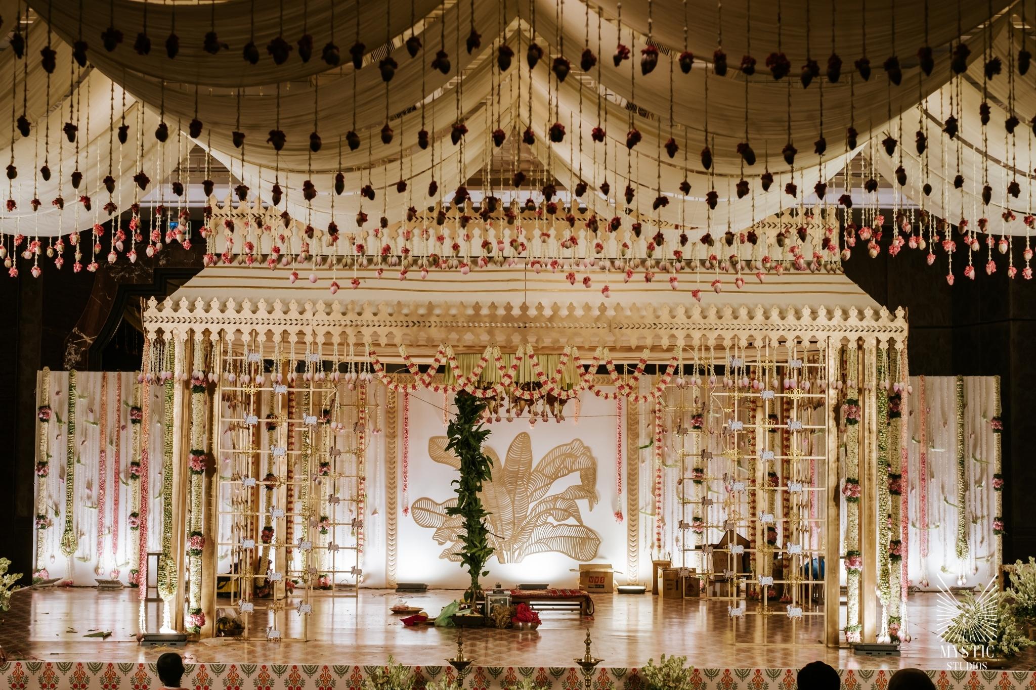 vedhika-shanmugam-pet-friendly-wedding-adani-mysticstudios-bigfatwedding-chennai-itcgrandchola-modern-wedding61