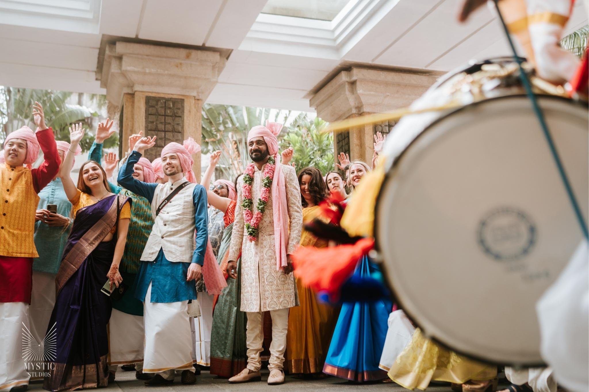 vedhika-shanmugam-pet-friendly-wedding-adani-mysticstudios-bigfatwedding-chennai-itcgrandchola-modern-wedding68
