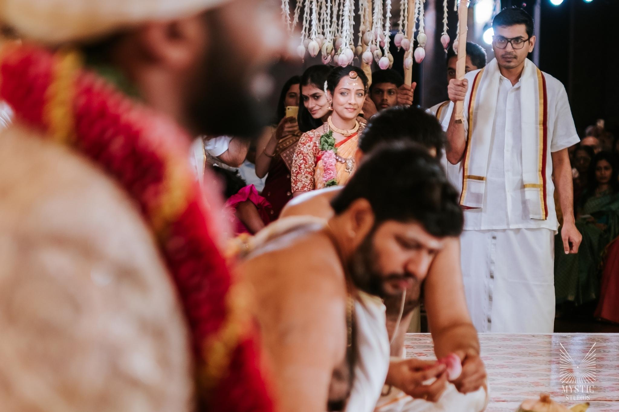 vedhika-shanmugam-pet-friendly-wedding-adani-mysticstudios-bigfatwedding-chennai-itcgrandchola-modern-wedding81