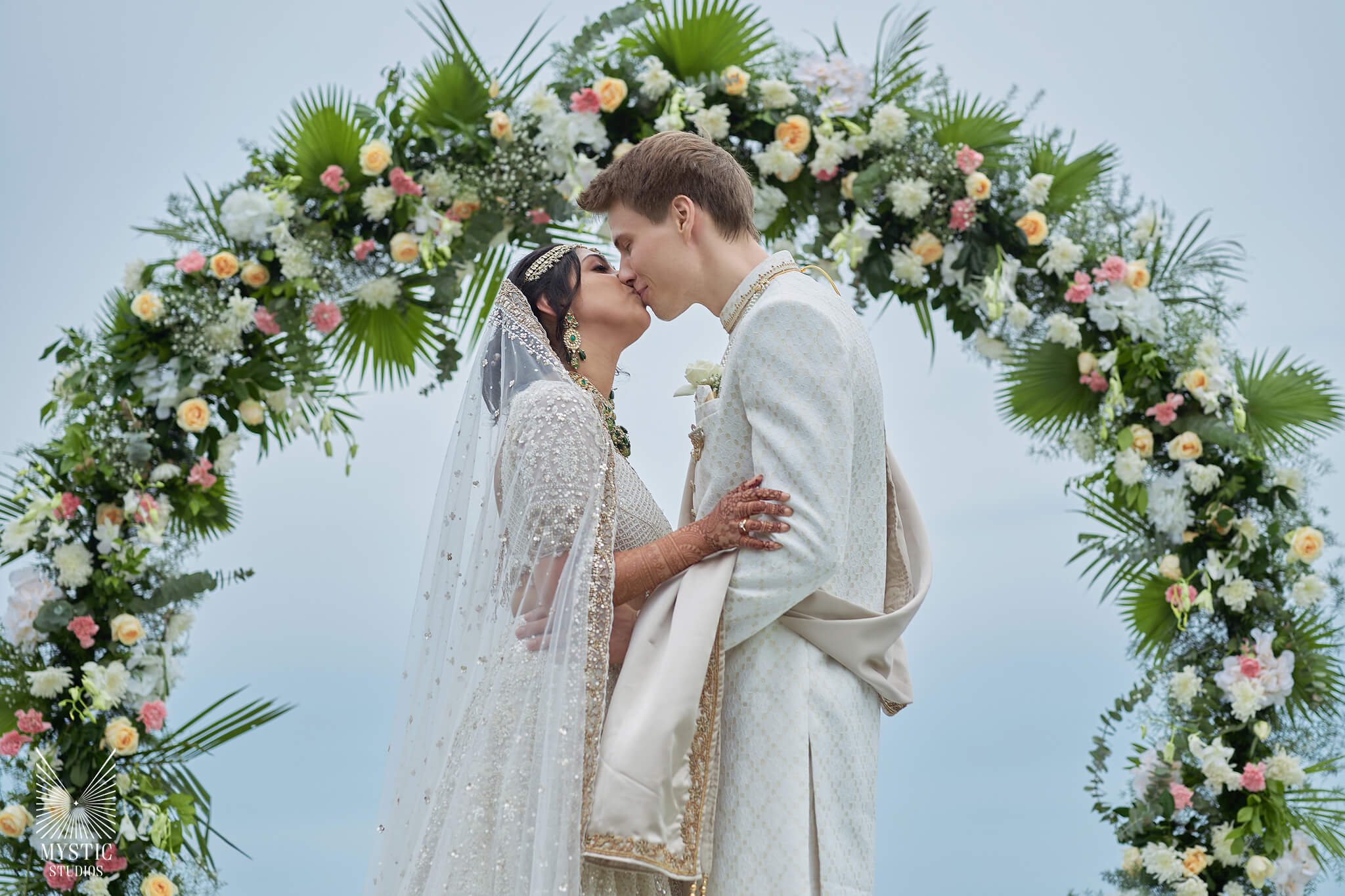 western-wedding-chennai-beach-best-wedding-photographer-20