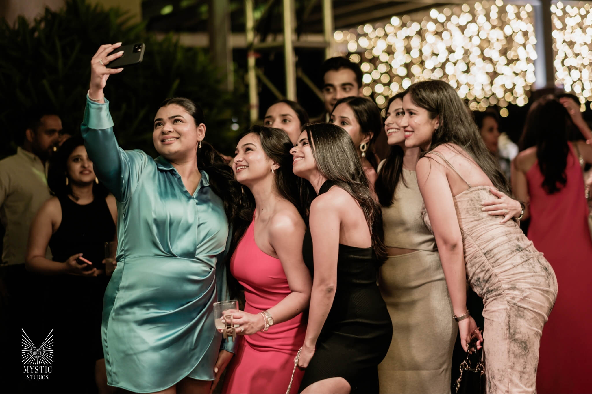 coimbatore-malayali-wedding-photography-globus-centre-cocktail-mehendi-haldi-00035