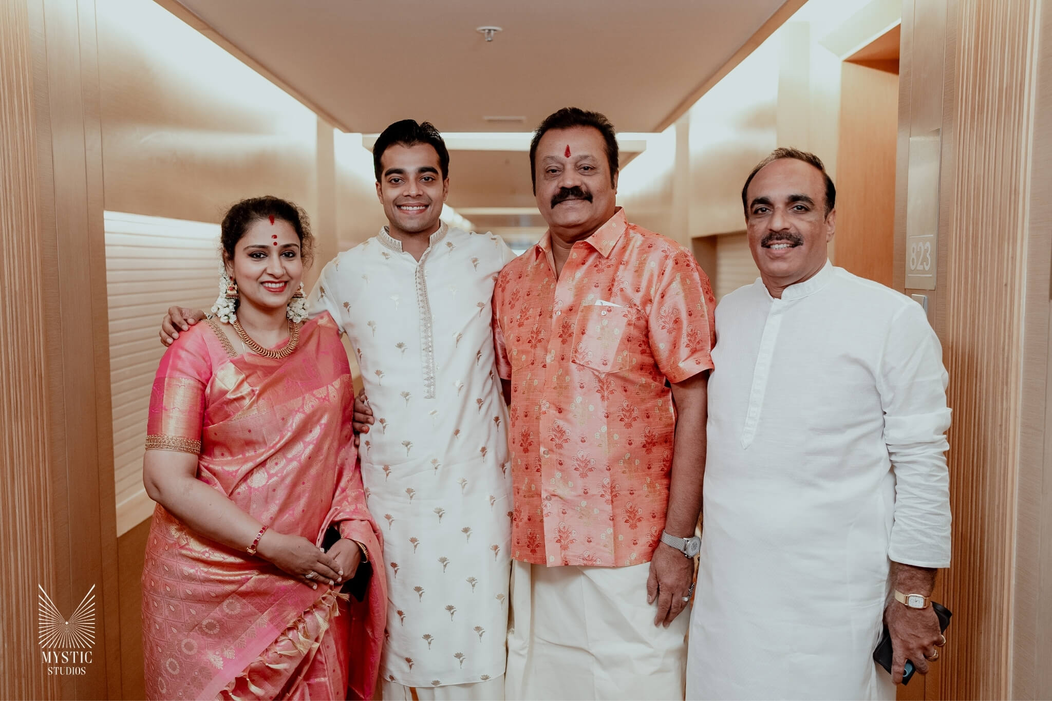 coimbatore-malayali-wedding-photography-globus-centre-cocktail-mehendi-haldi-00041