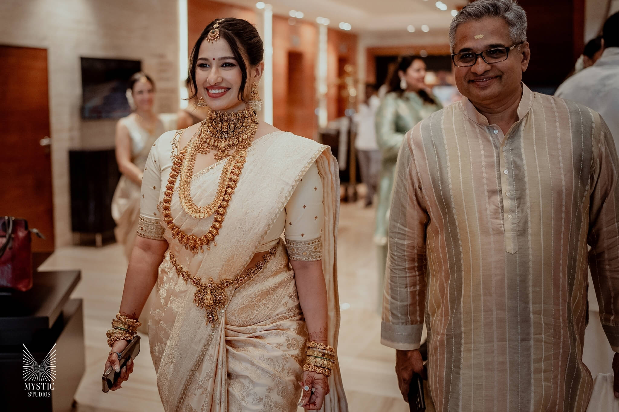 coimbatore-malayali-wedding-photography-globus-centre-cocktail-mehendi-haldi-00049