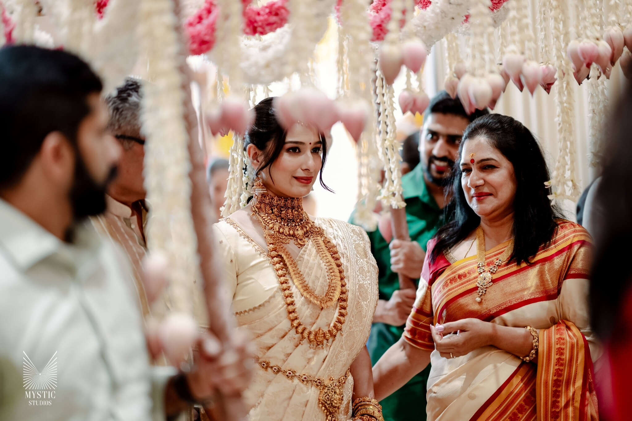 coimbatore-malayali-wedding-photography-globus-centre-cocktail-mehendi-haldi-00050