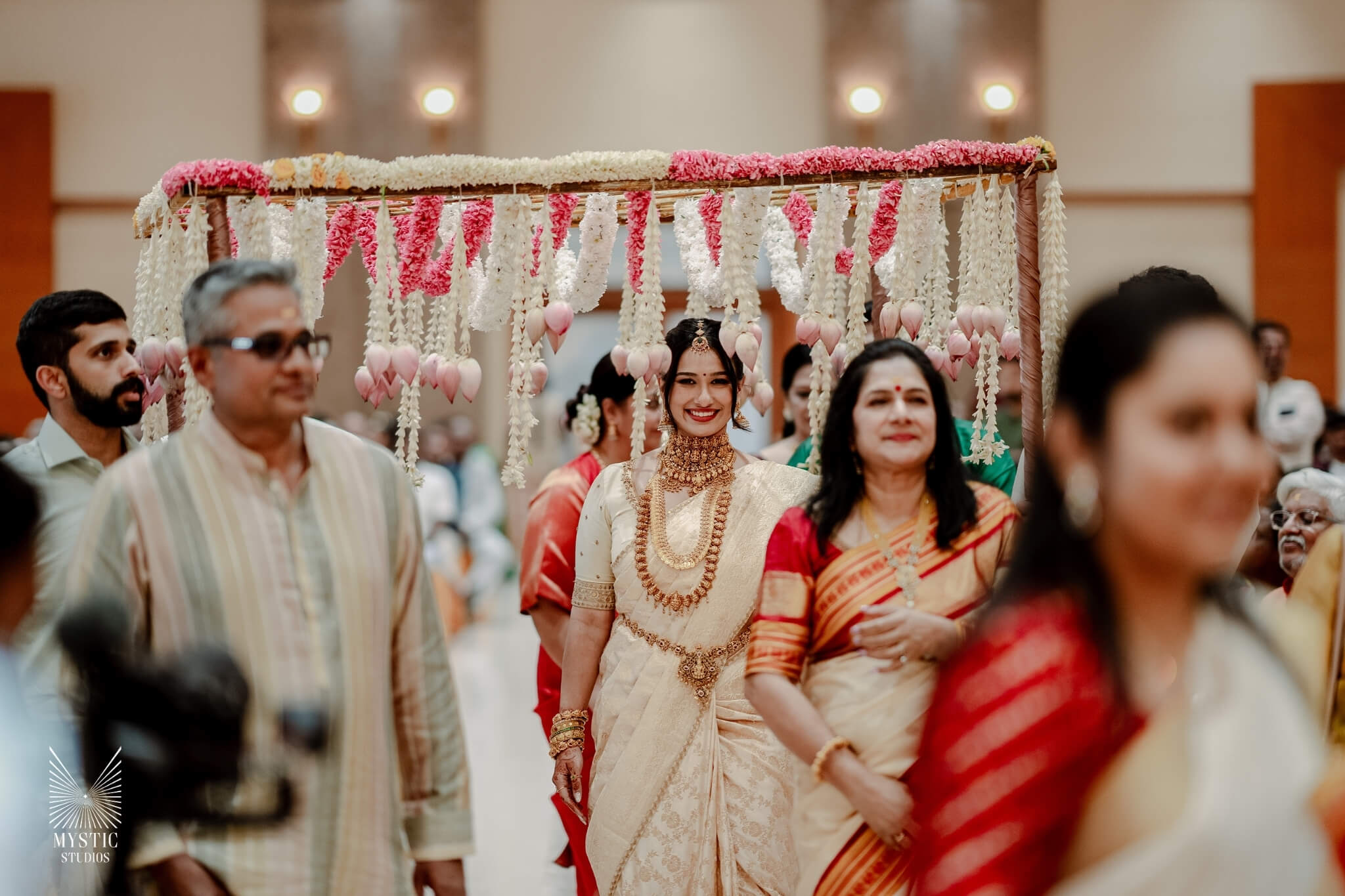 coimbatore-malayali-wedding-photography-globus-centre-cocktail-mehendi-haldi-00051