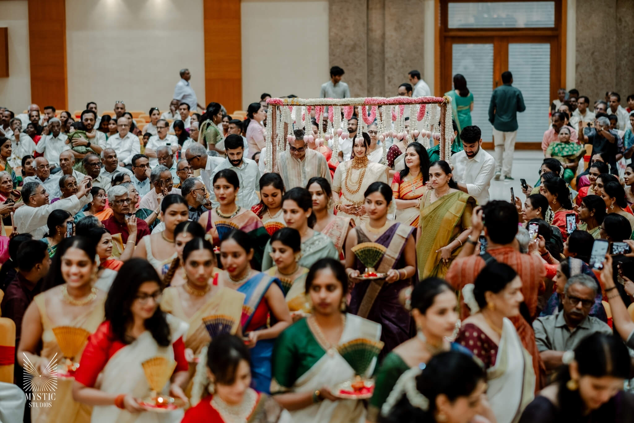 coimbatore-malayali-wedding-photography-globus-centre-cocktail-mehendi-haldi-00052