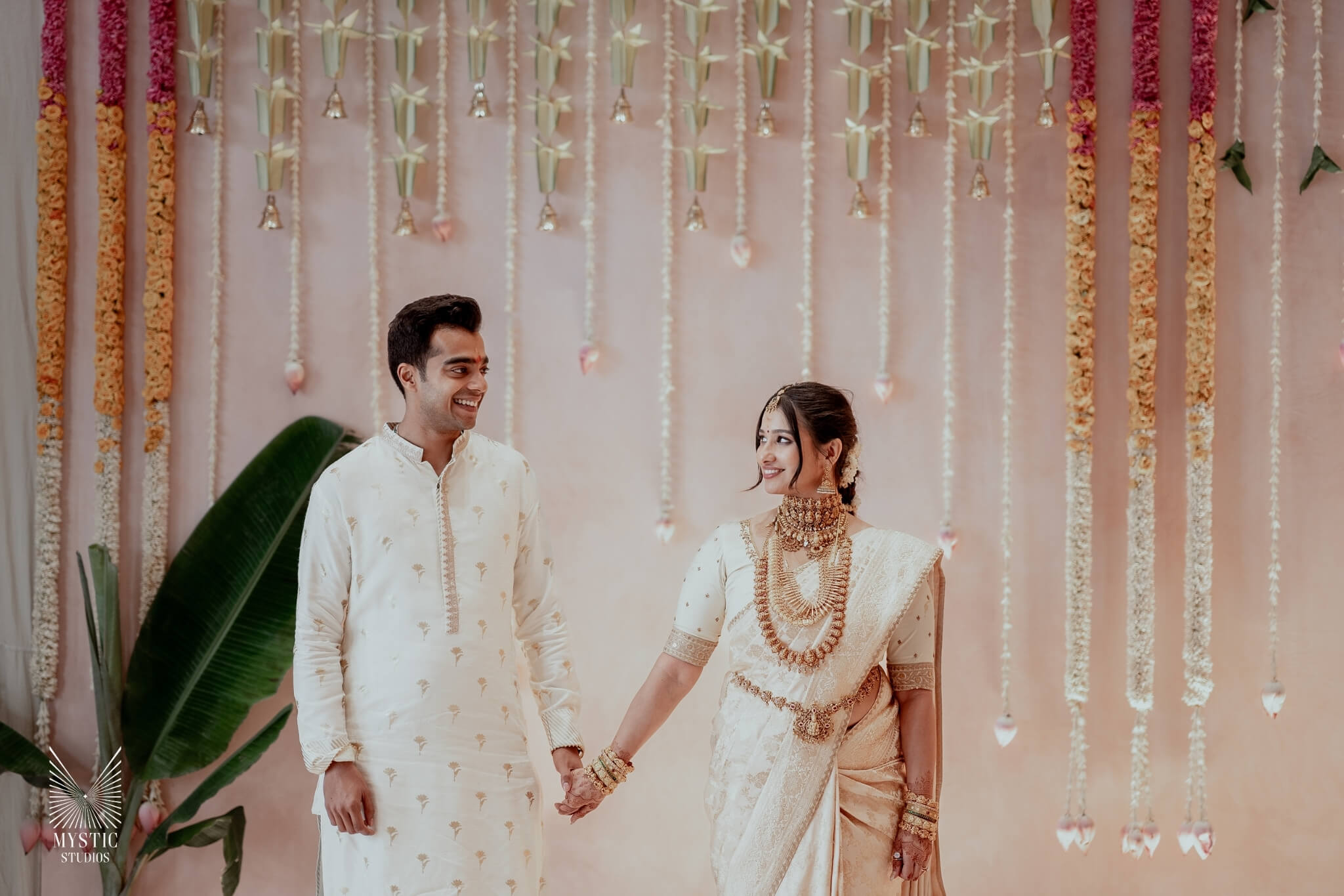 coimbatore-malayali-wedding-photography-globus-centre-cocktail-mehendi-haldi-00063